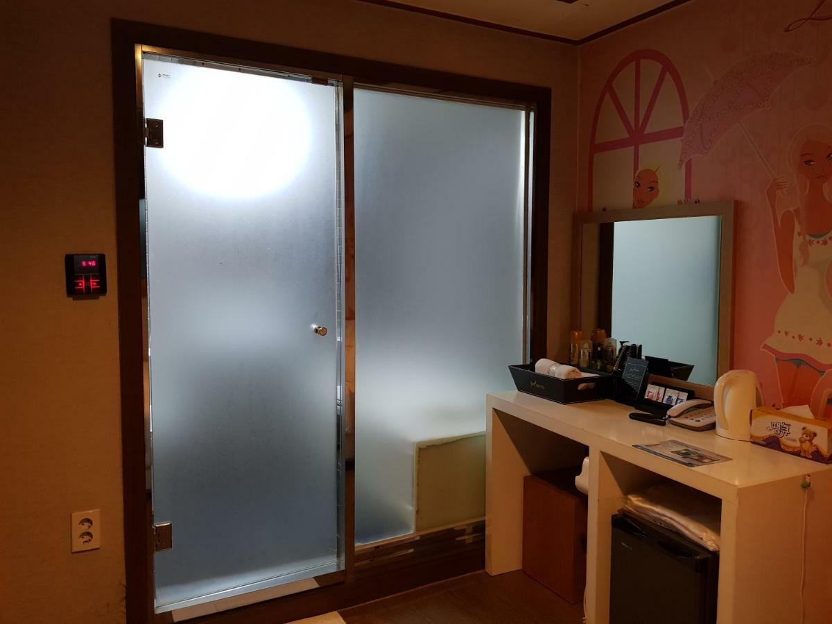 Pocheon Royal Hotel Ngoại thất bức ảnh